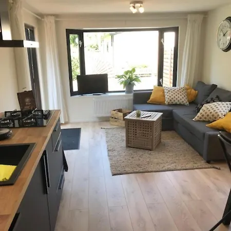 Holiday home Heerlijk Vakantiehuisje In